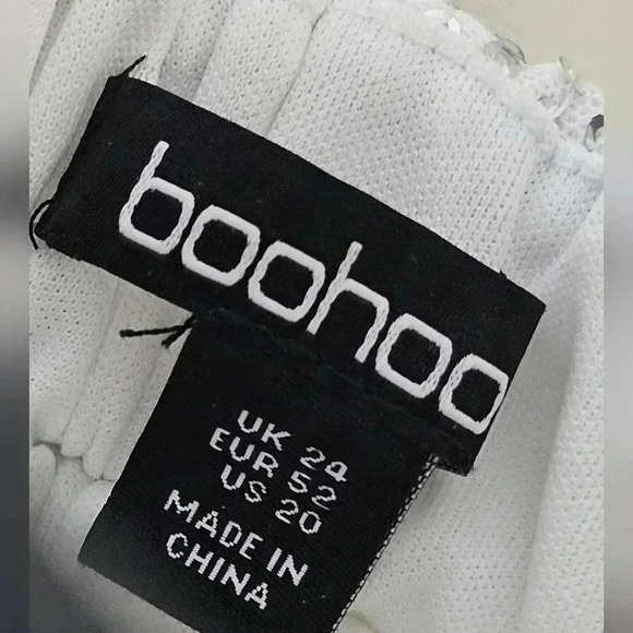 Plus Size Silver Sequins Flowy Shorts - Picture 5 of 6